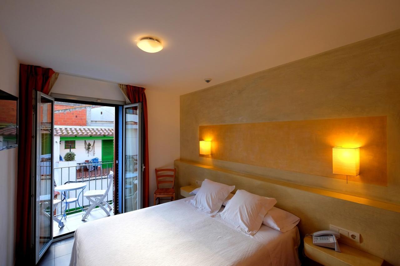 Hotel Carmen Roses Exterior photo