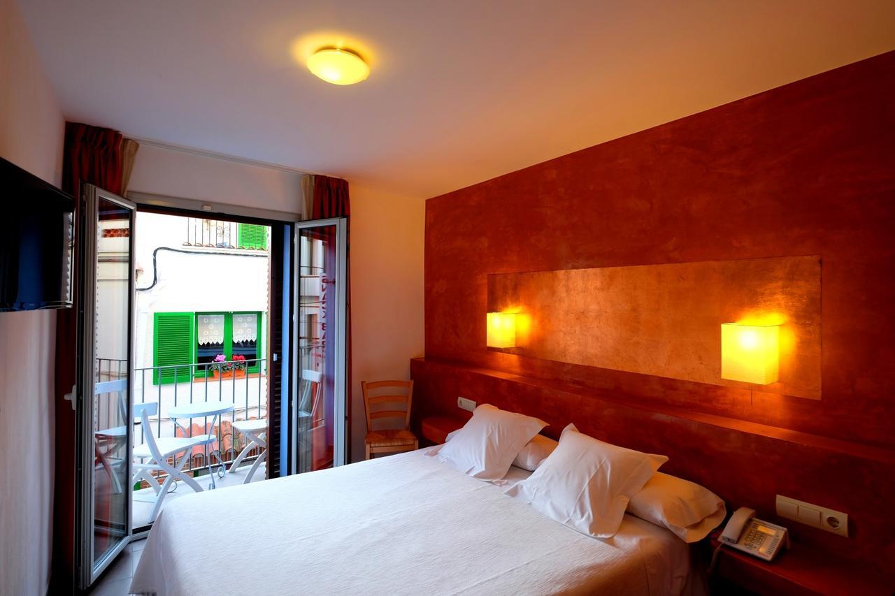Hotel Carmen Roses Exterior photo